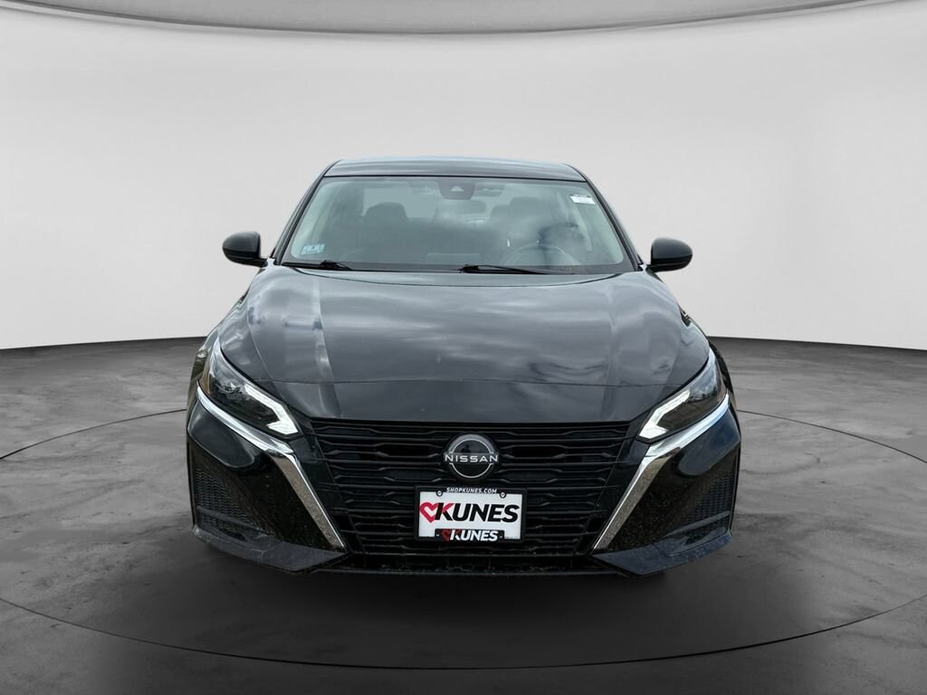 Used 2024 Nissan Altima 2.5 SV