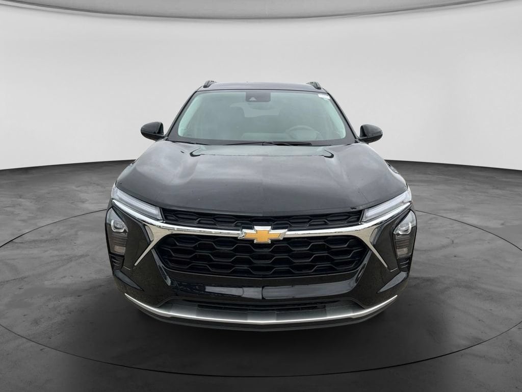 Used 2025 Chevrolet Trax LT SUV