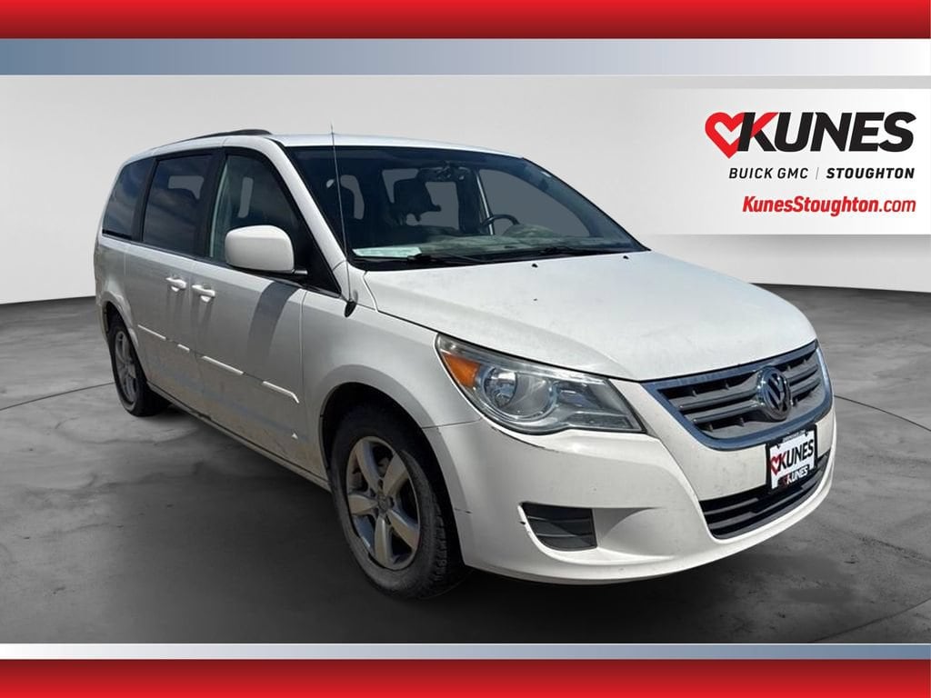 Used 2011 Volkswagen Routan SE