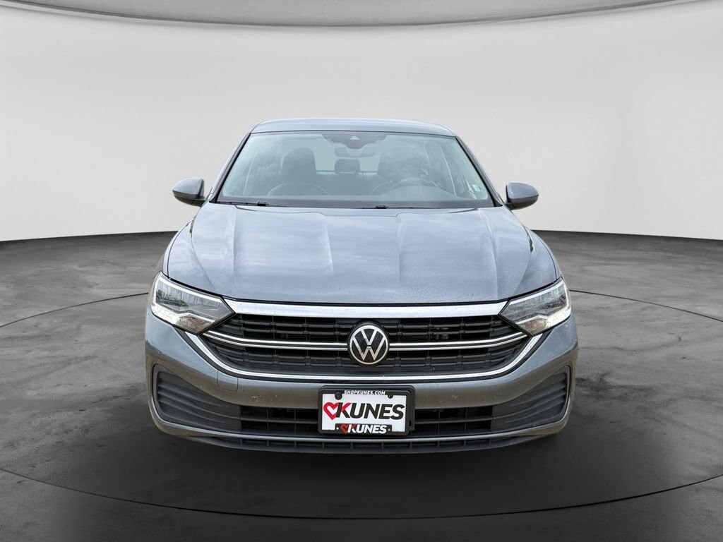 Used 2024 Volkswagen Jetta SE