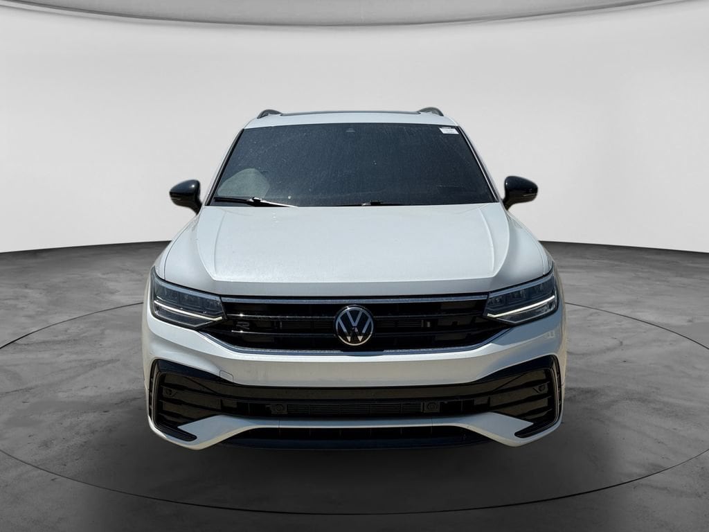 Used 2024 Volkswagen Tiguan SE R-Line Black