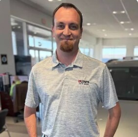 Staff member Chris Kern from ec0ac75cd272