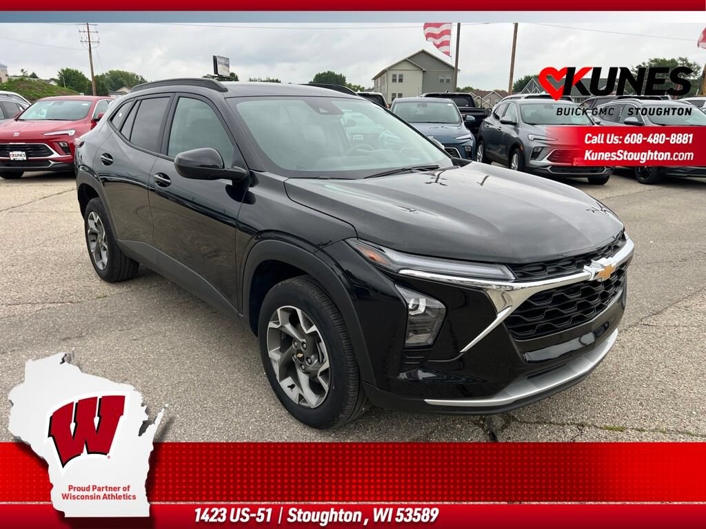 Used 2025 Chevrolet Trax LT SUV