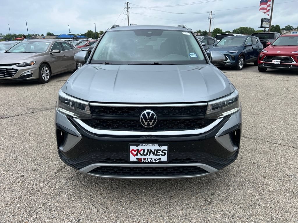 Used 2024 Volkswagen Taos SE