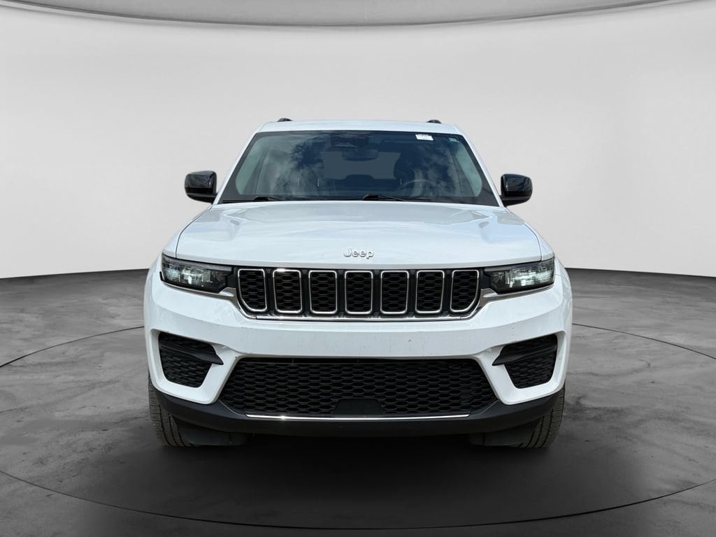 Used 2024 Jeep Grand Cherokee Laredo
