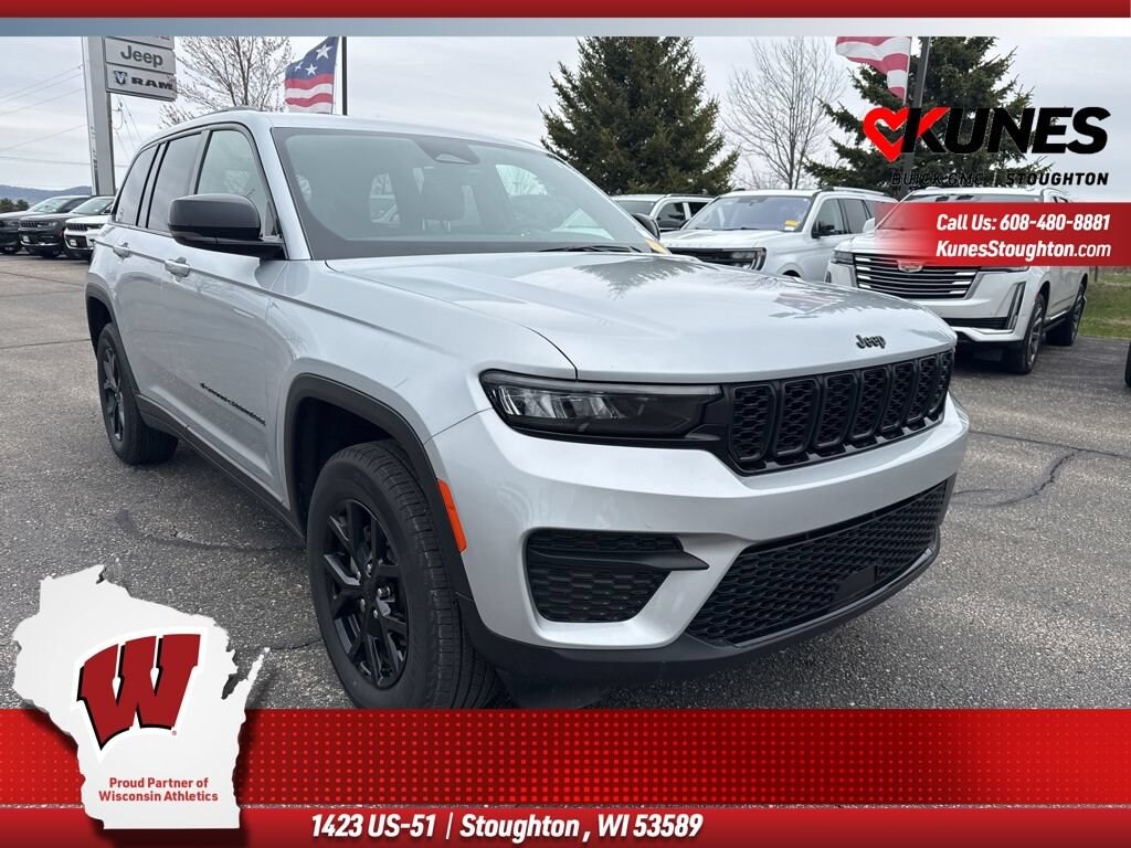 Used 2025 Jeep Grand Cherokee Altitude