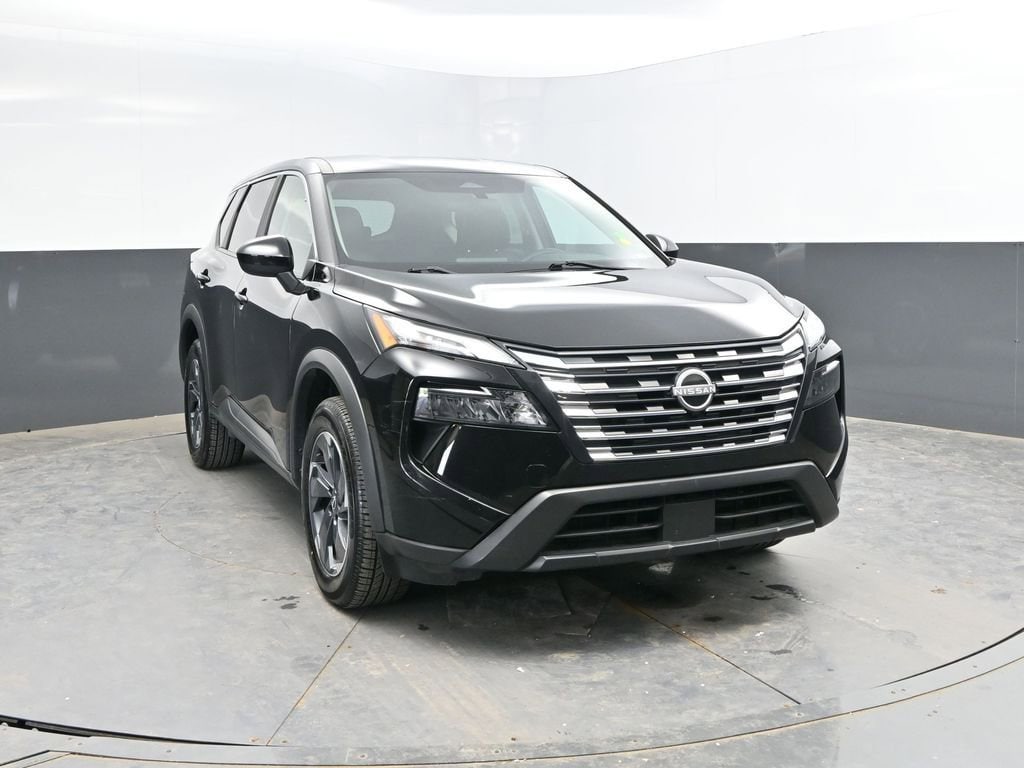 Used 2024 Nissan Rogue SV