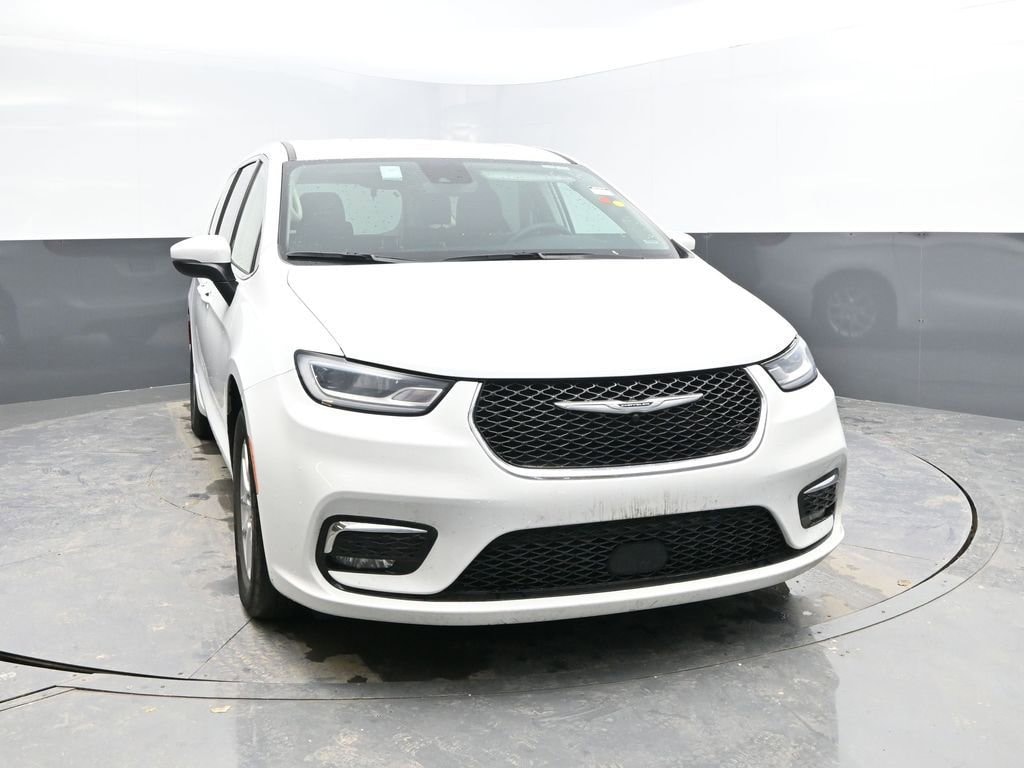 Used 2023 Chrysler Pacifica Touring L