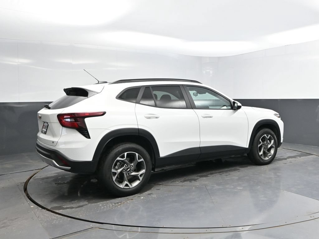 Used 2025 Chevrolet Trax LT SUV