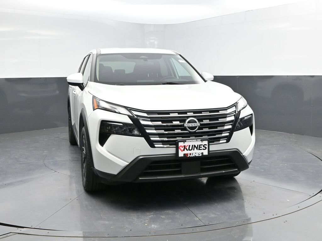 Used 2024 Nissan Rogue SV