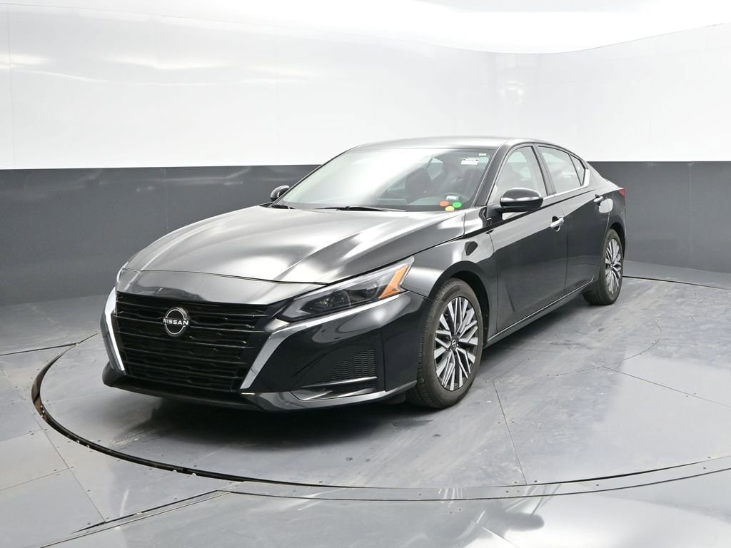 Used 2023 Nissan Altima 2.5 SV
