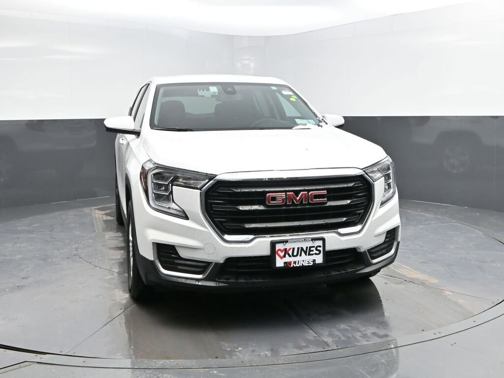 Used 2024 GMC Terrain SLE SUV