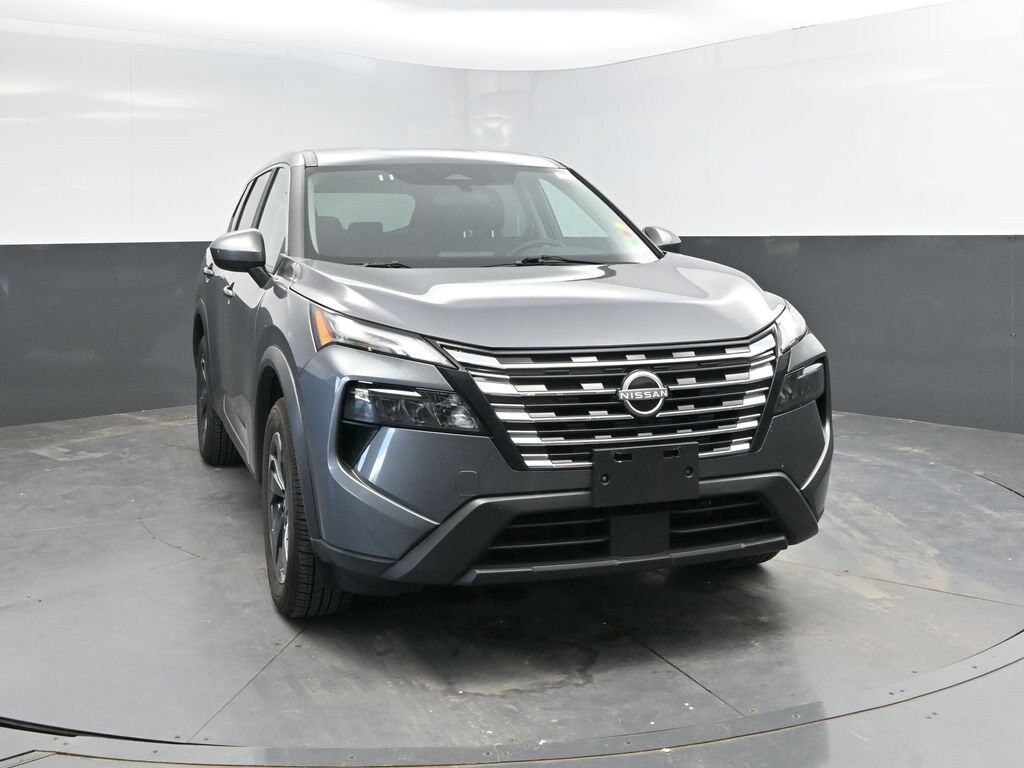 Used 2025 Nissan Rogue SV