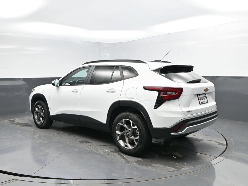 Used 2025 Chevrolet Trax LT SUV