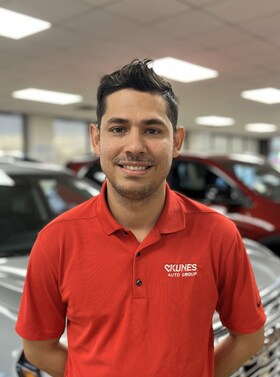 Staff member Leo Jimenez Giraldo from 373c8005826b