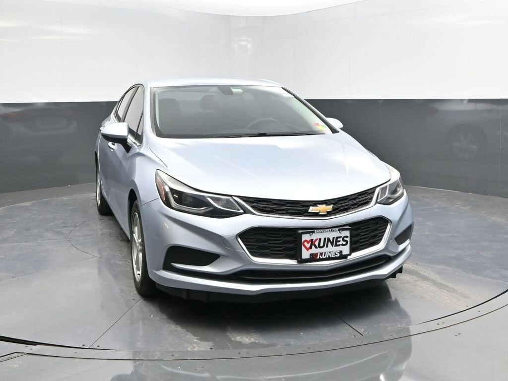 Used 2017 Chevrolet Cruze LT Car