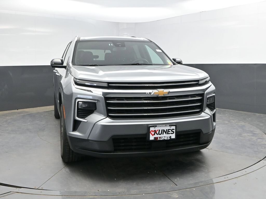 Used 2024 Chevrolet Traverse LT SUV