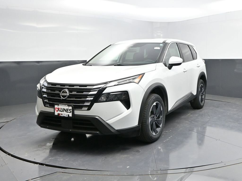 Used 2024 Nissan Rogue SV