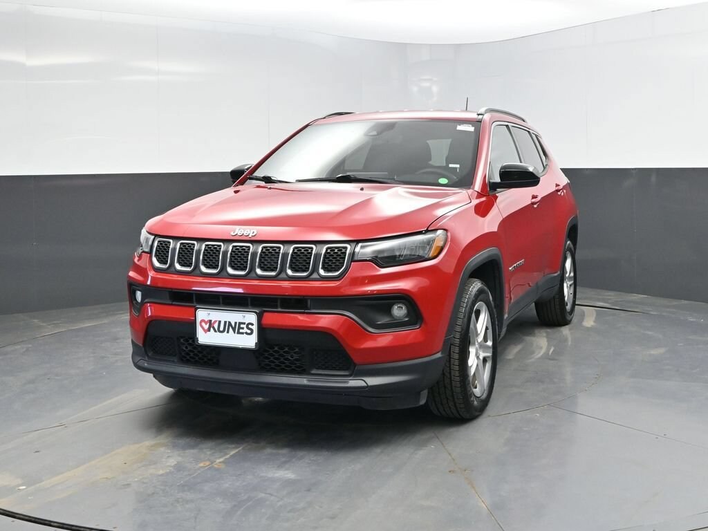 Used 2024 Jeep Compass Latitude