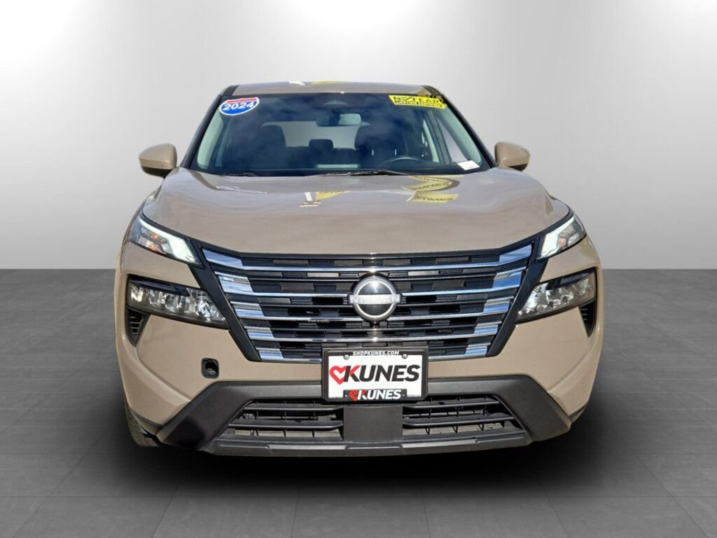 Used 2024 Nissan Rogue SV