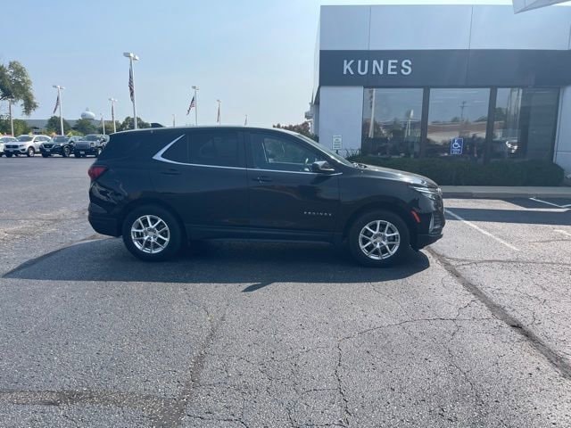 Used 2022 Chevrolet Equinox LT with VIN 3GNAXUEV1NL200107 for sale in Beloit, WI