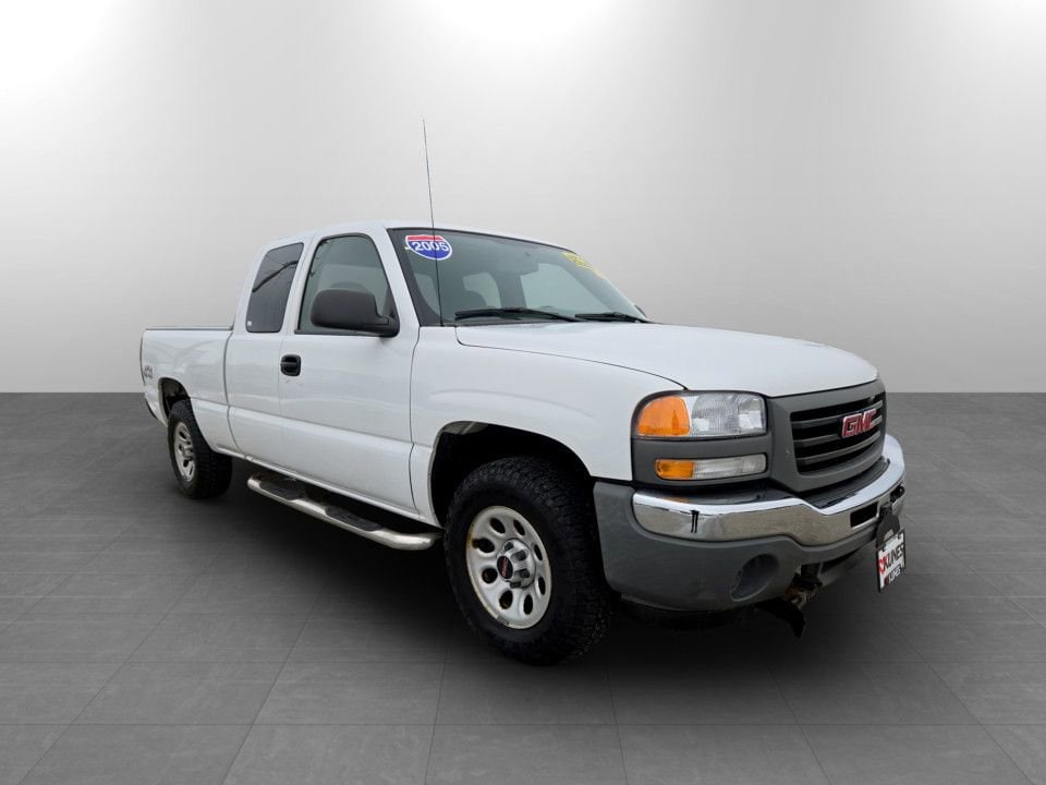 2005 GMC Sierra 1500's photo