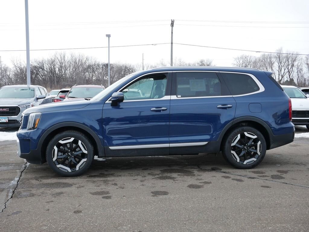 Used 2025 Kia Telluride S SUV