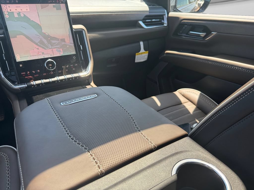 2026 GMC Yukon XL Denali Ultimate - Photo 18