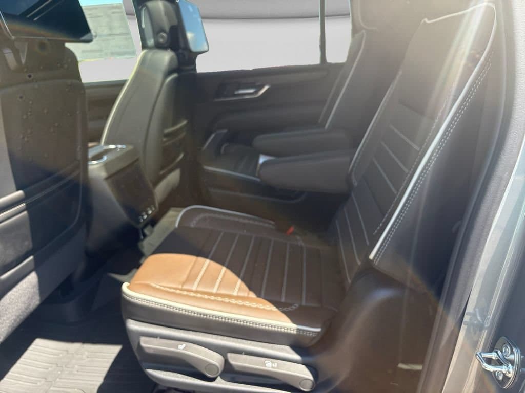 2026 GMC Yukon XL Denali Ultimate - Photo 28