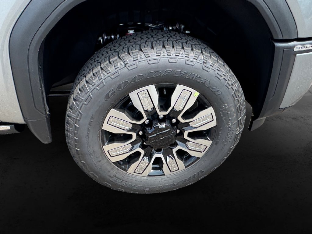 2026 GMC Sierra 3500HD Denali - Photo 11