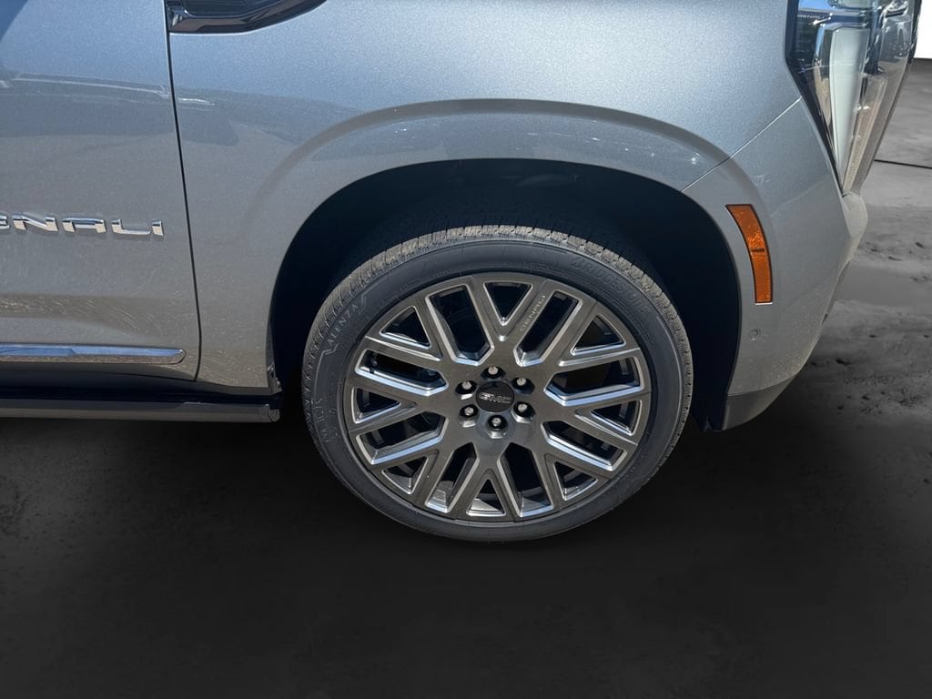 2026 GMC Yukon XL Denali Ultimate - Photo 11