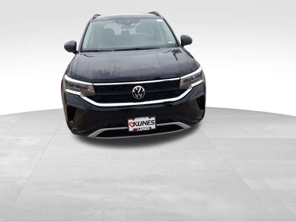 2024 Volkswagen Taos S photo 2
