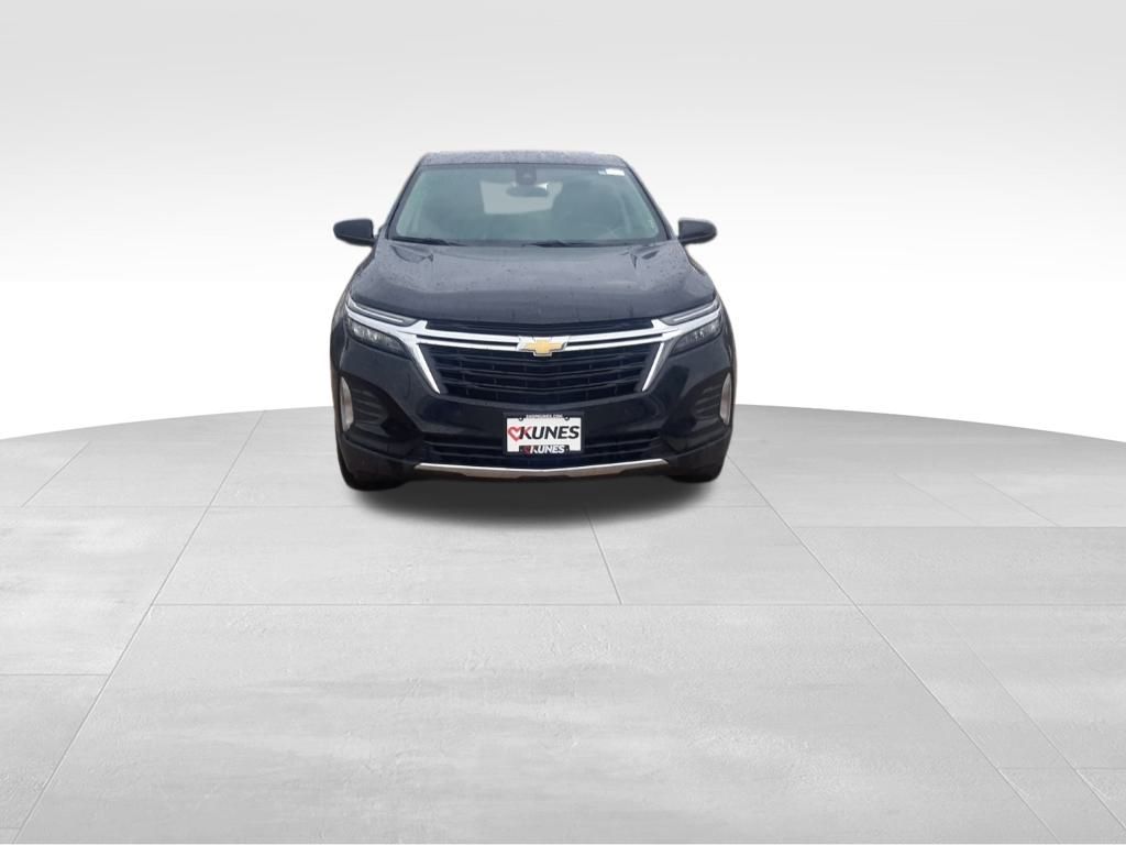 2024 Chevrolet Equinox LT photo 2