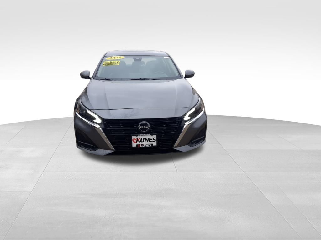 2023 Nissan Altima 2.5 SL photo 2