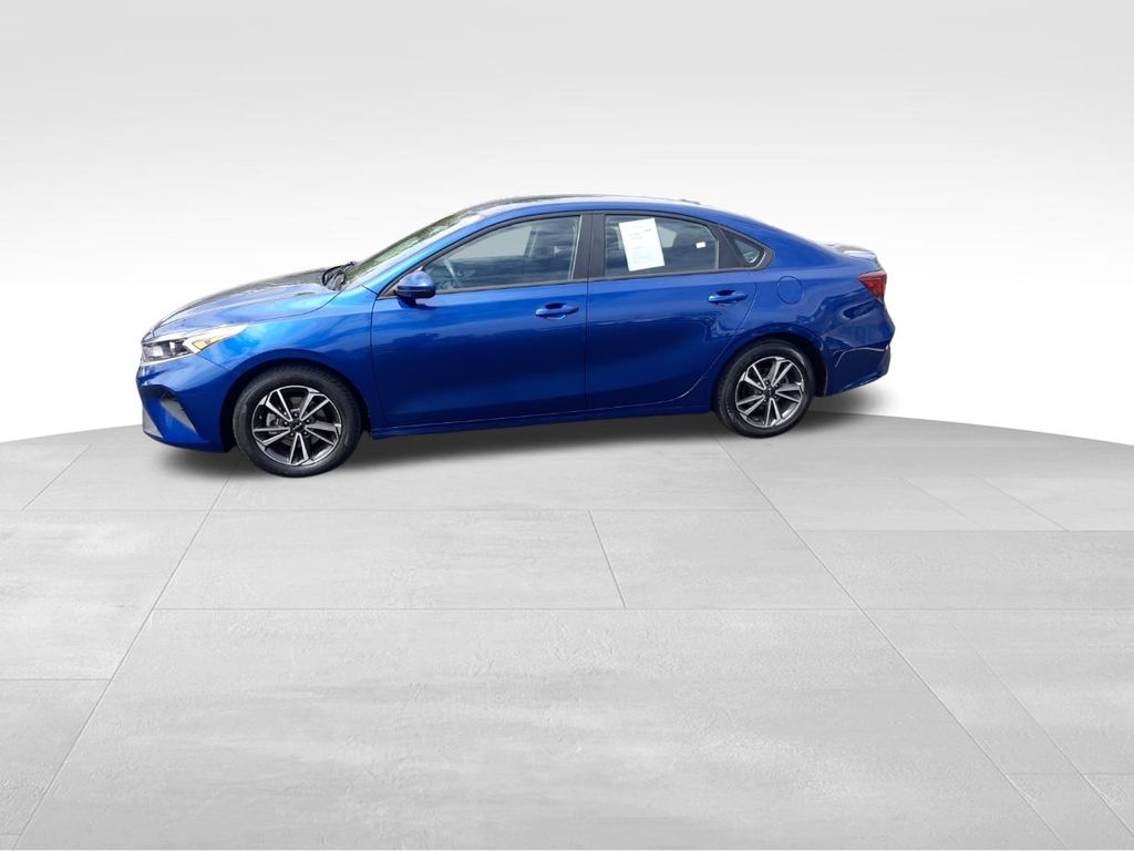 2023 Kia Forte LXS photo 4