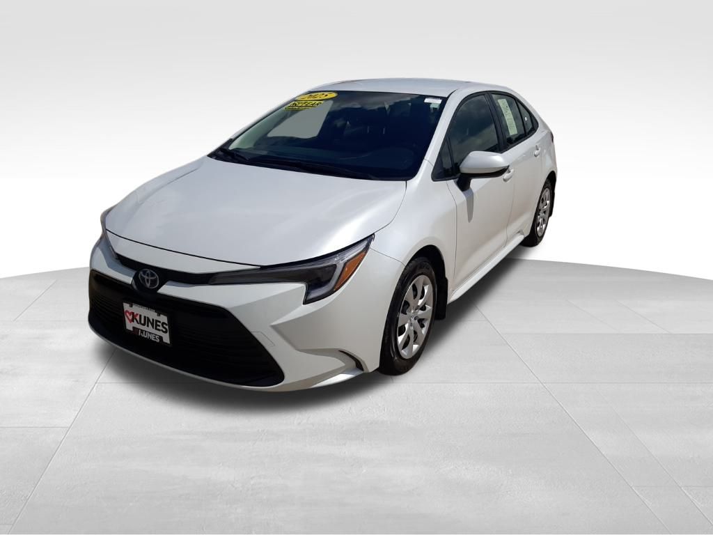 2025 Toyota Corolla Hybrid LE photo 3