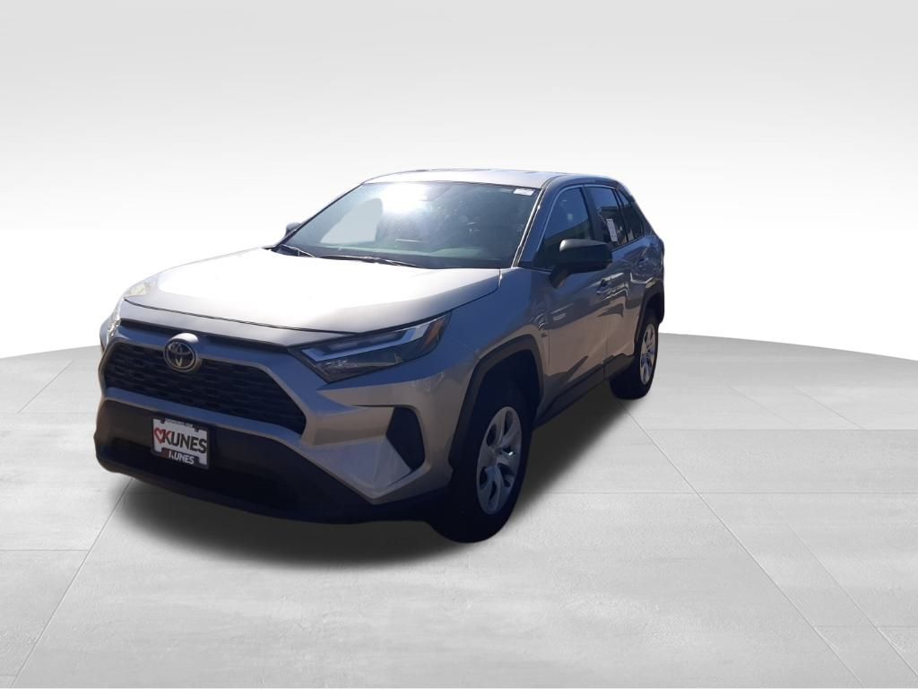 2024 Toyota RAV4 LE photo 3