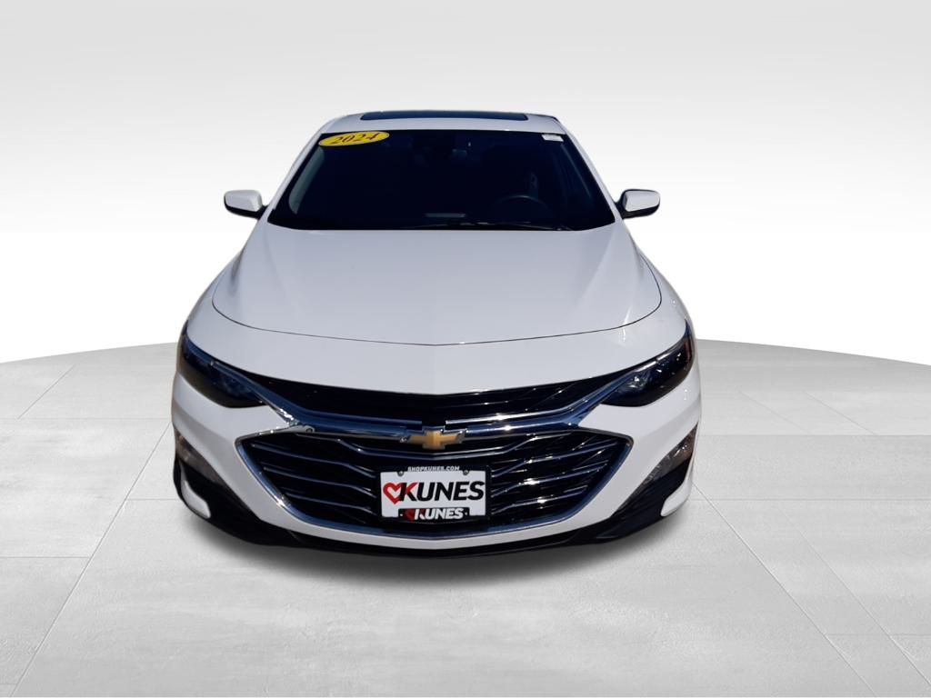 2024 Chevrolet Malibu 1LT photo 2