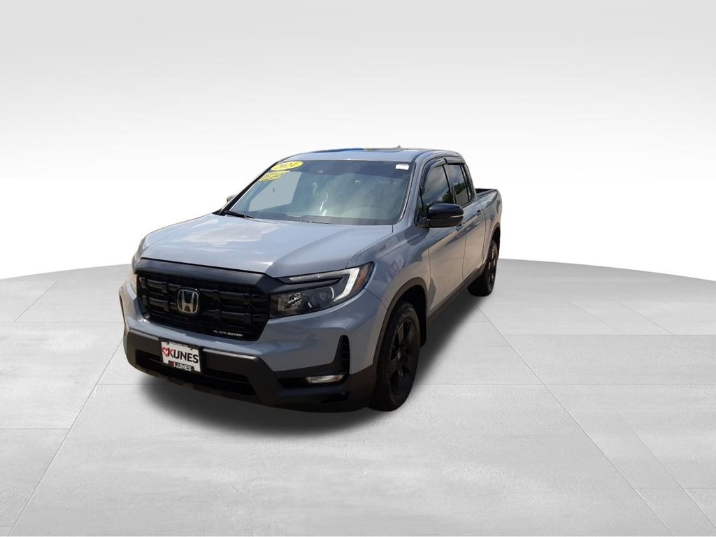 2024 Honda Ridgeline Black Edition photo 2