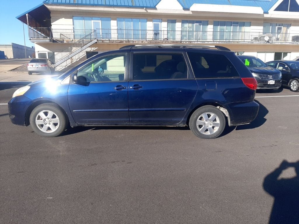 Used 2007 Toyota Sienna CE Minivan/Van