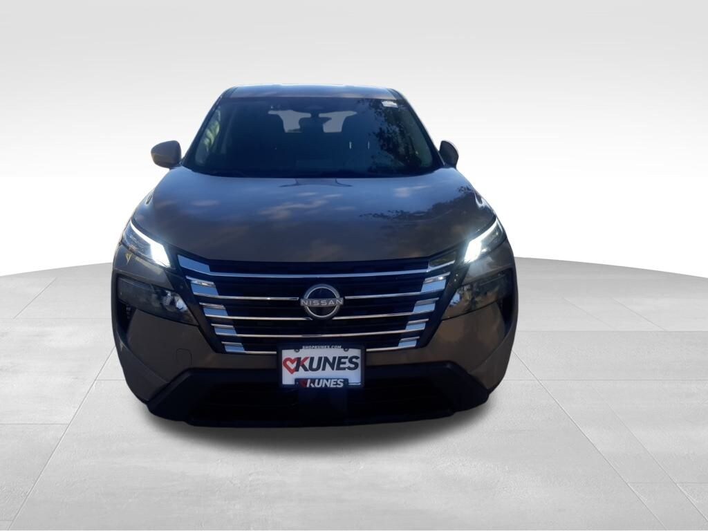 Used 2024 Nissan Rogue SV SUV