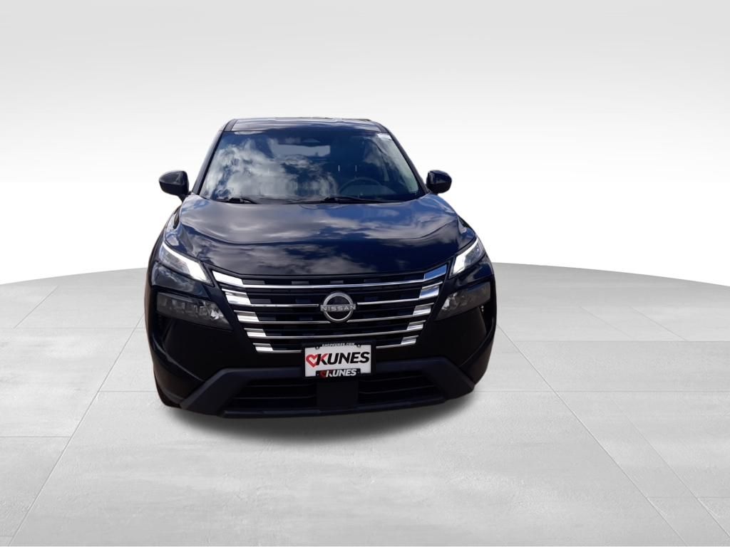 2024 Nissan Rogue SV photo 3