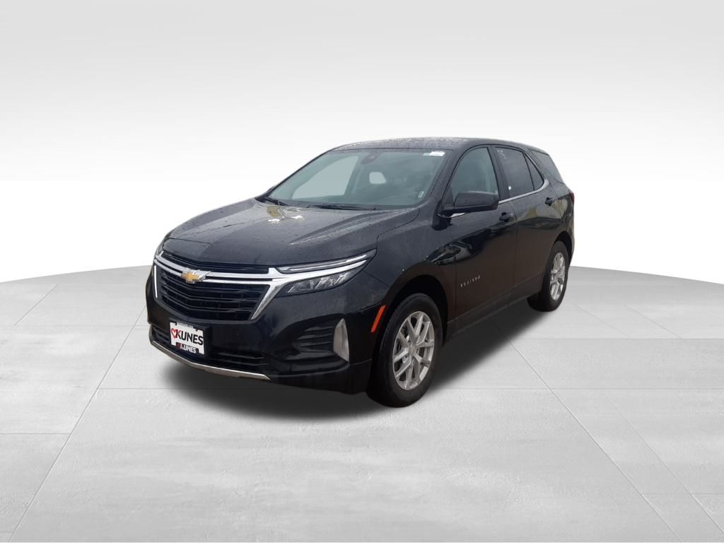 2024 Chevrolet Equinox LT photo 3