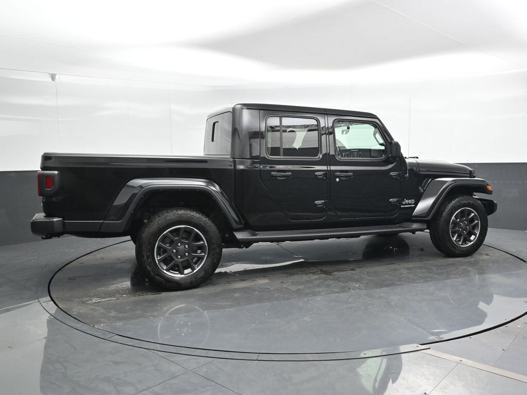 Used 2022 Jeep Gladiator Overland Truck