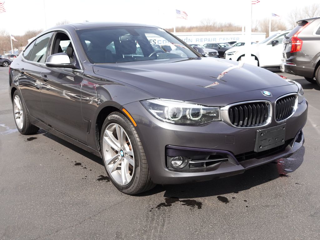 Used 2018 BMW 3 Series 330i with VIN WBA8Z9C55JB220497 for sale in Sycamore, IL