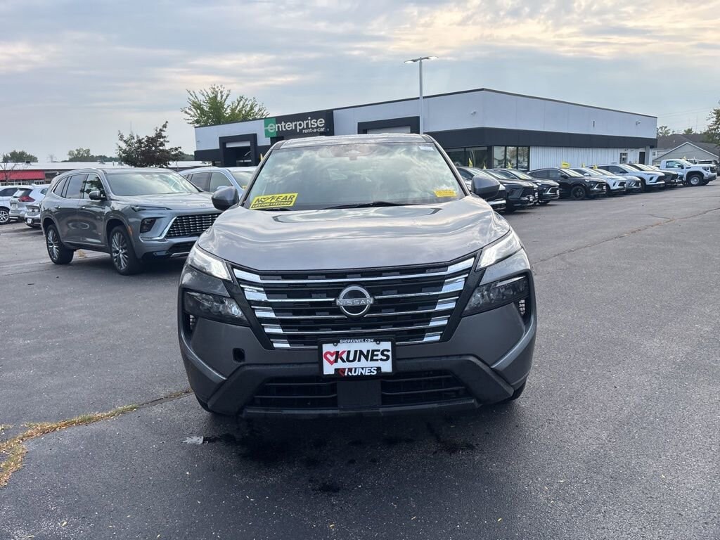 Used 2024 Nissan Rogue SV