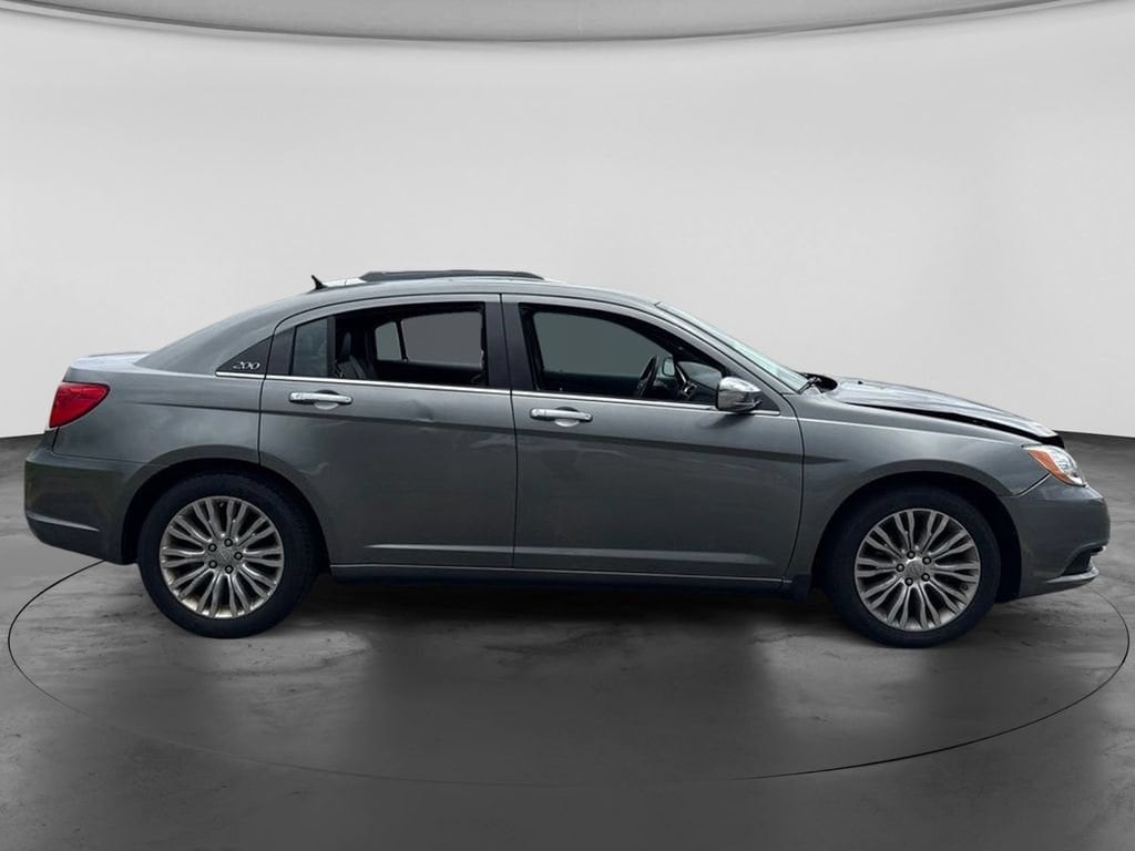 Used 2013 Chrysler 200 Limited
