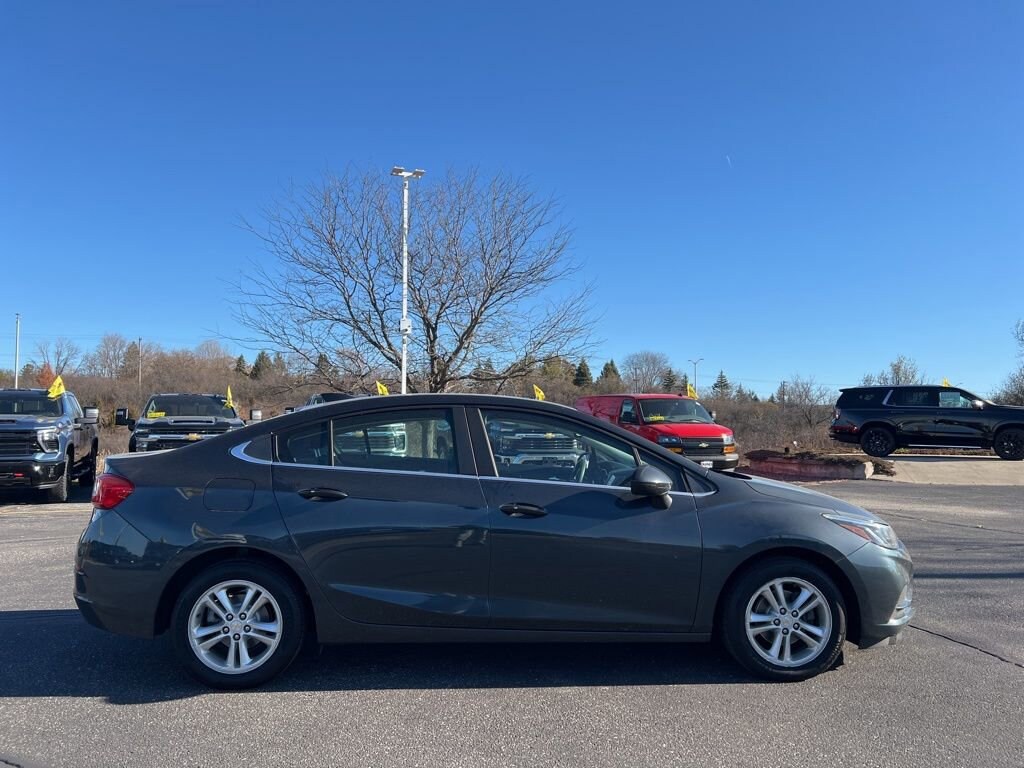 Used 2017 Chevrolet Cruze LT Car