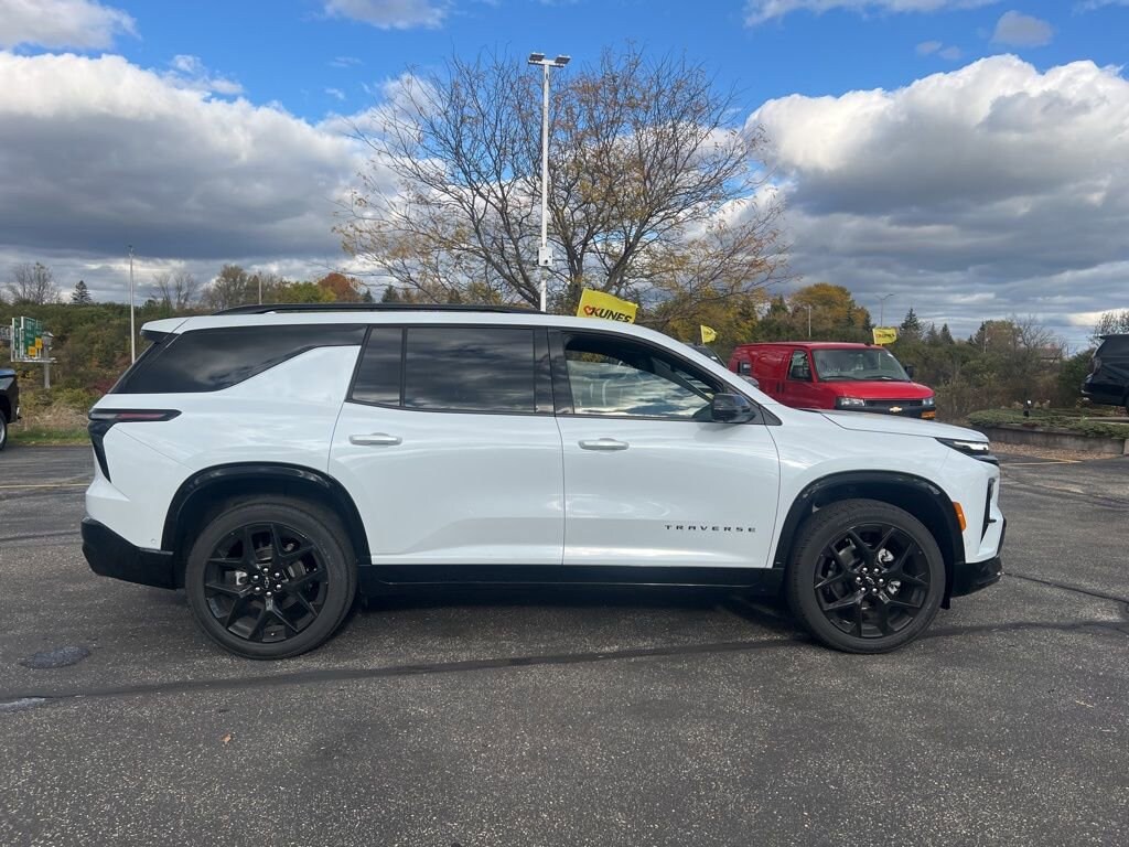 New 2026 Chevrolet Traverse RS SUV