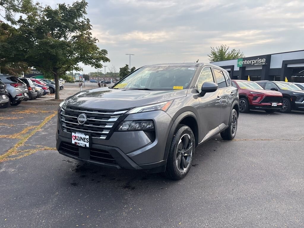 Used 2024 Nissan Rogue SV